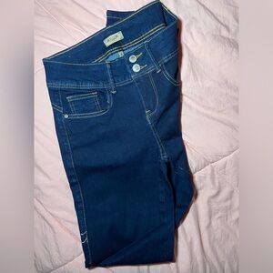 Fashion Nova: Makena Booty Lifting Skinny Jeans